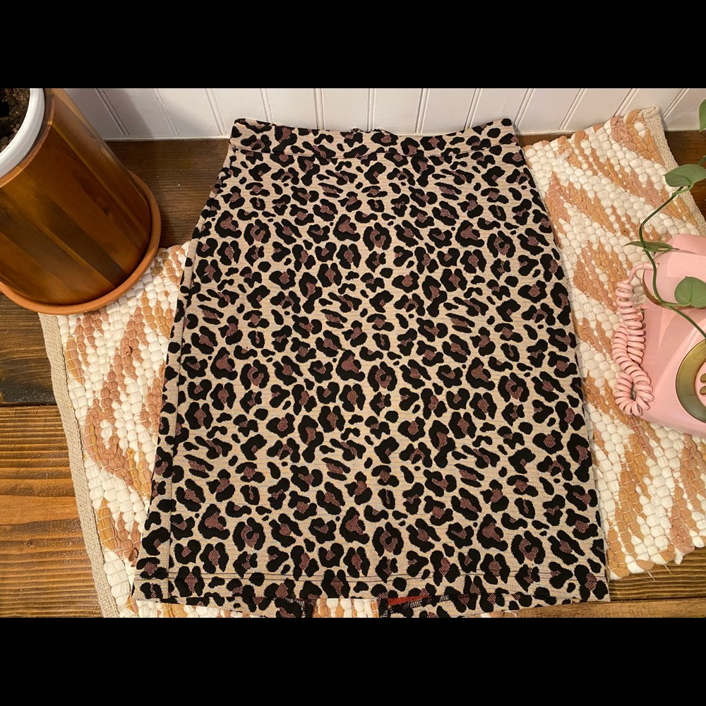 Leopard print pencil skirt